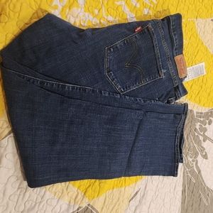Womens Levi's